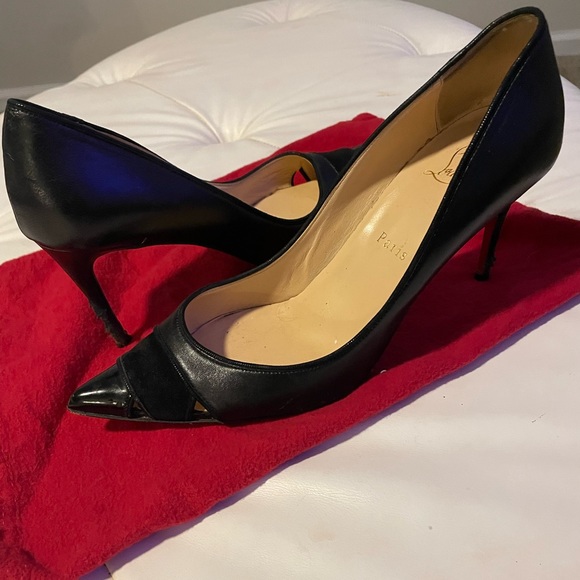 Now available! Beautiful limited edition biblio Christian Louboutin. Rare find❤️ - Picture 2 of 5